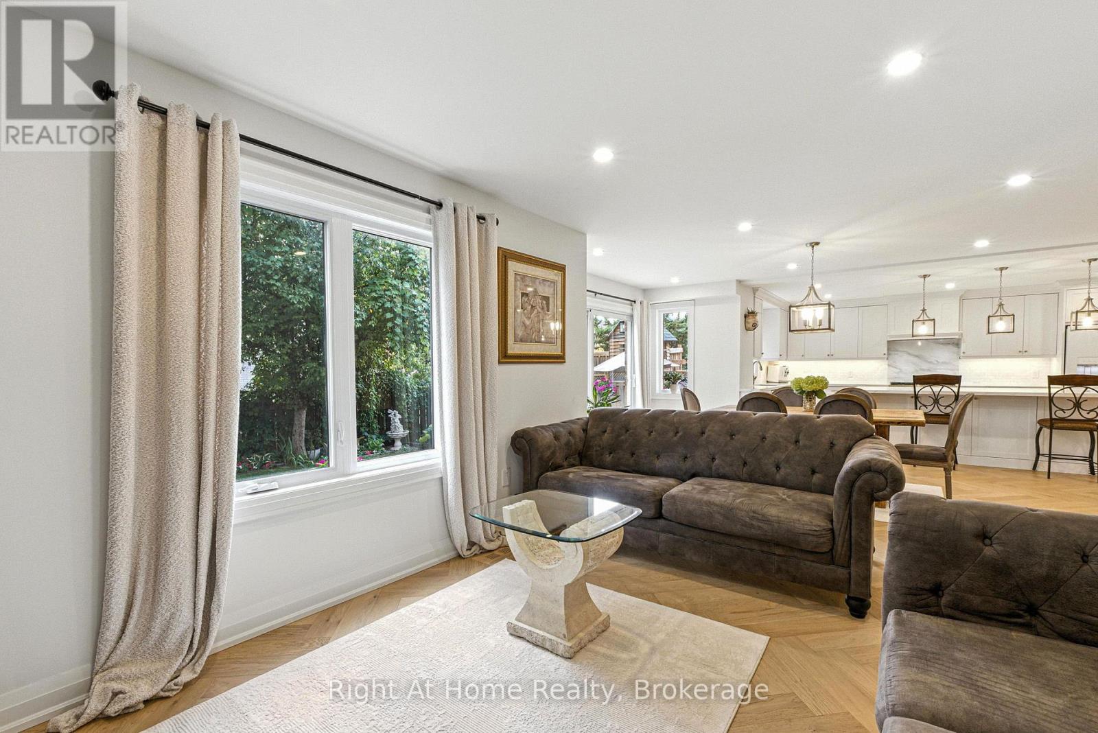 230 Poole Drive, Oakville, Ontario  L6H 3W4 - Photo 19 - W12371389