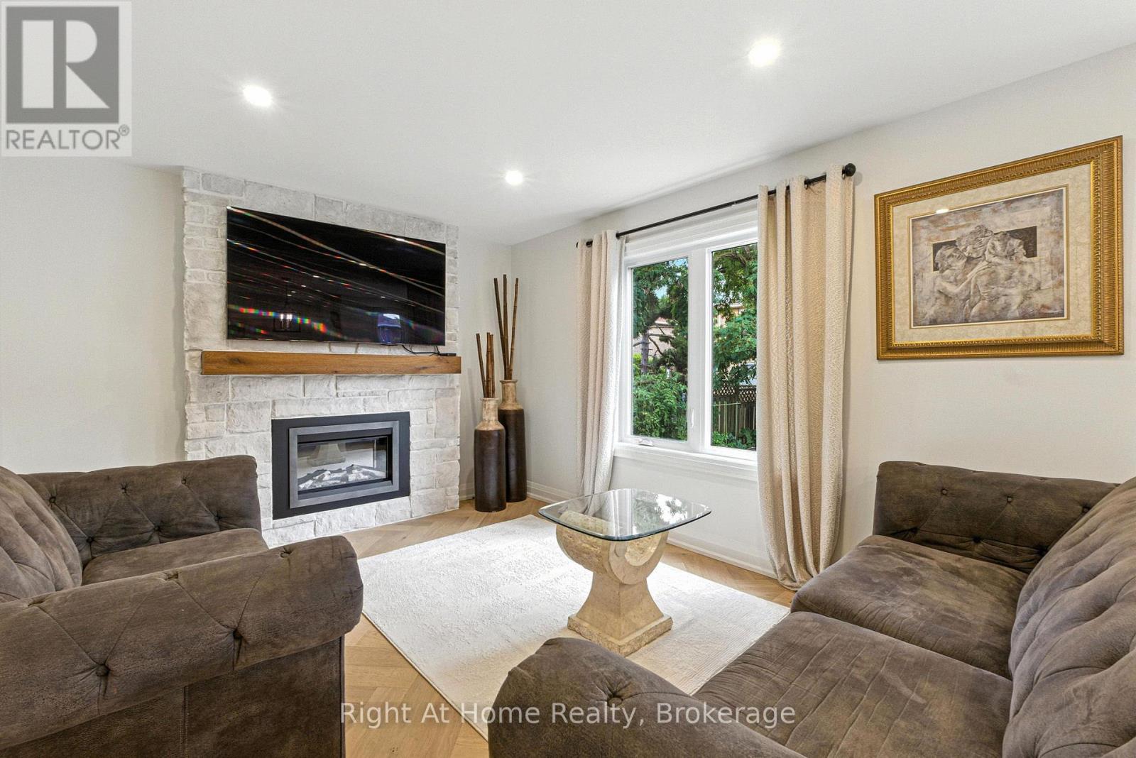 230 Poole Drive, Oakville, Ontario  L6H 3W4 - Photo 18 - W12371389