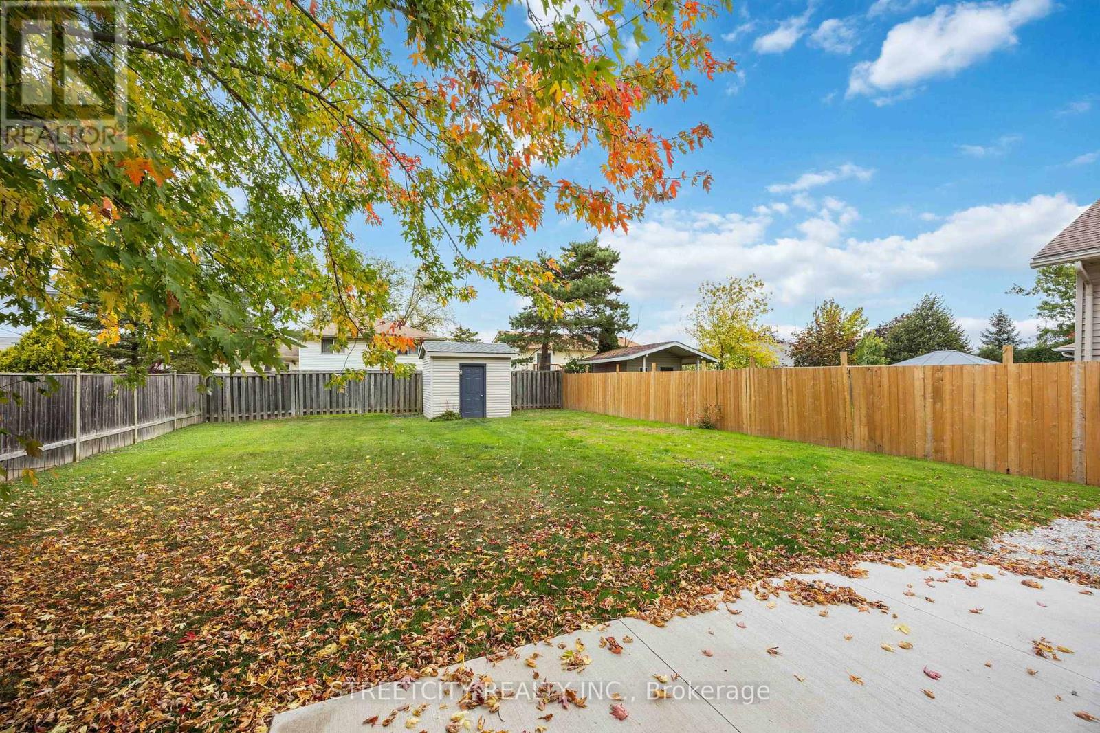 4482 Petrolia Line, Petrolia, Ontario N0N 1R0 - Photo 32 - X12562578