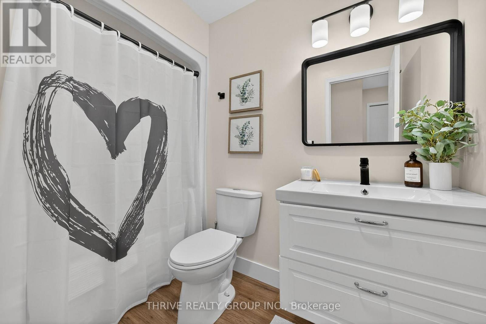 Photo 23 of 36 for 773 Silversmith Street