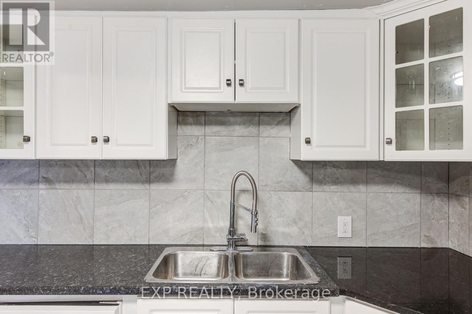 90 Tank Street, Petrolia, Ontario  N0N 1R0 - Photo 25 - X12562708