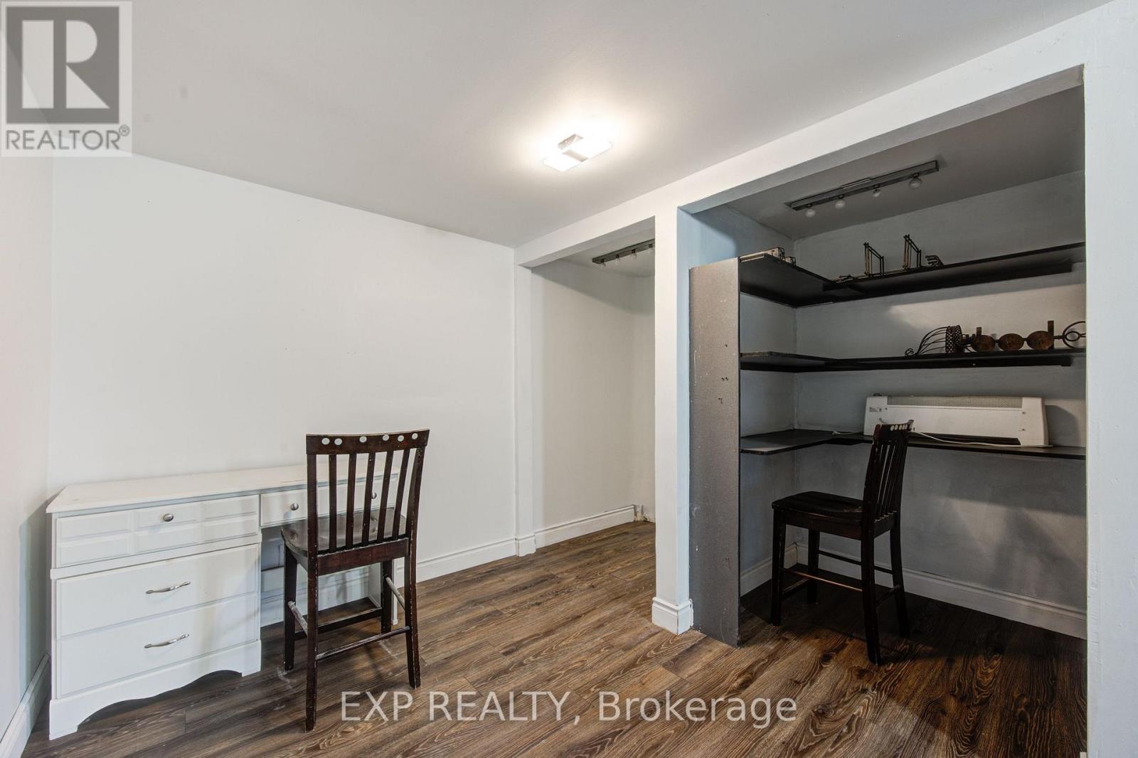 90 Tank Street, Petrolia, Ontario  N0N 1R0 - Photo 26 - X12562708