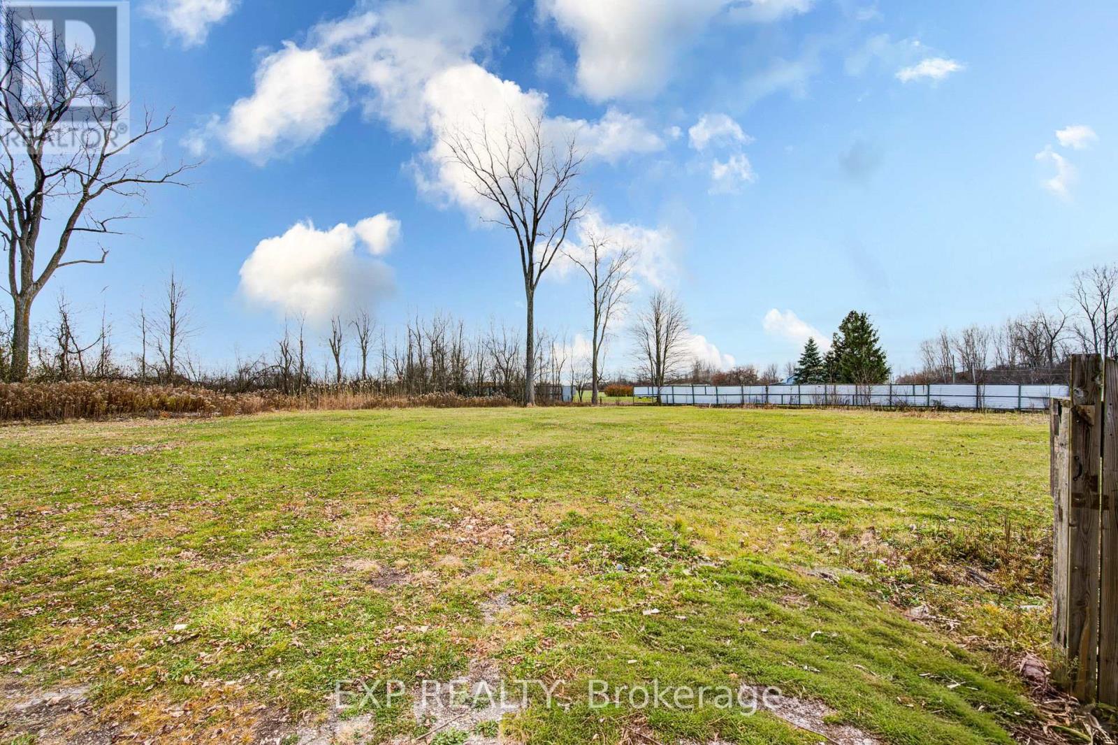 90 Tank Street, Petrolia, Ontario  N0N 1R0 - Photo 42 - X12562708