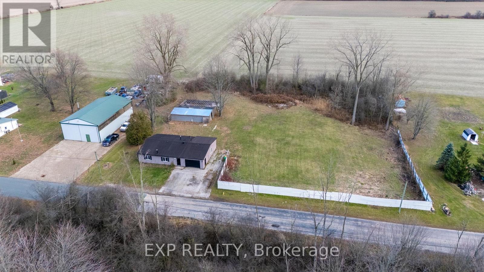 90 Tank Street, Petrolia, Ontario  N0N 1R0 - Photo 47 - X12562708