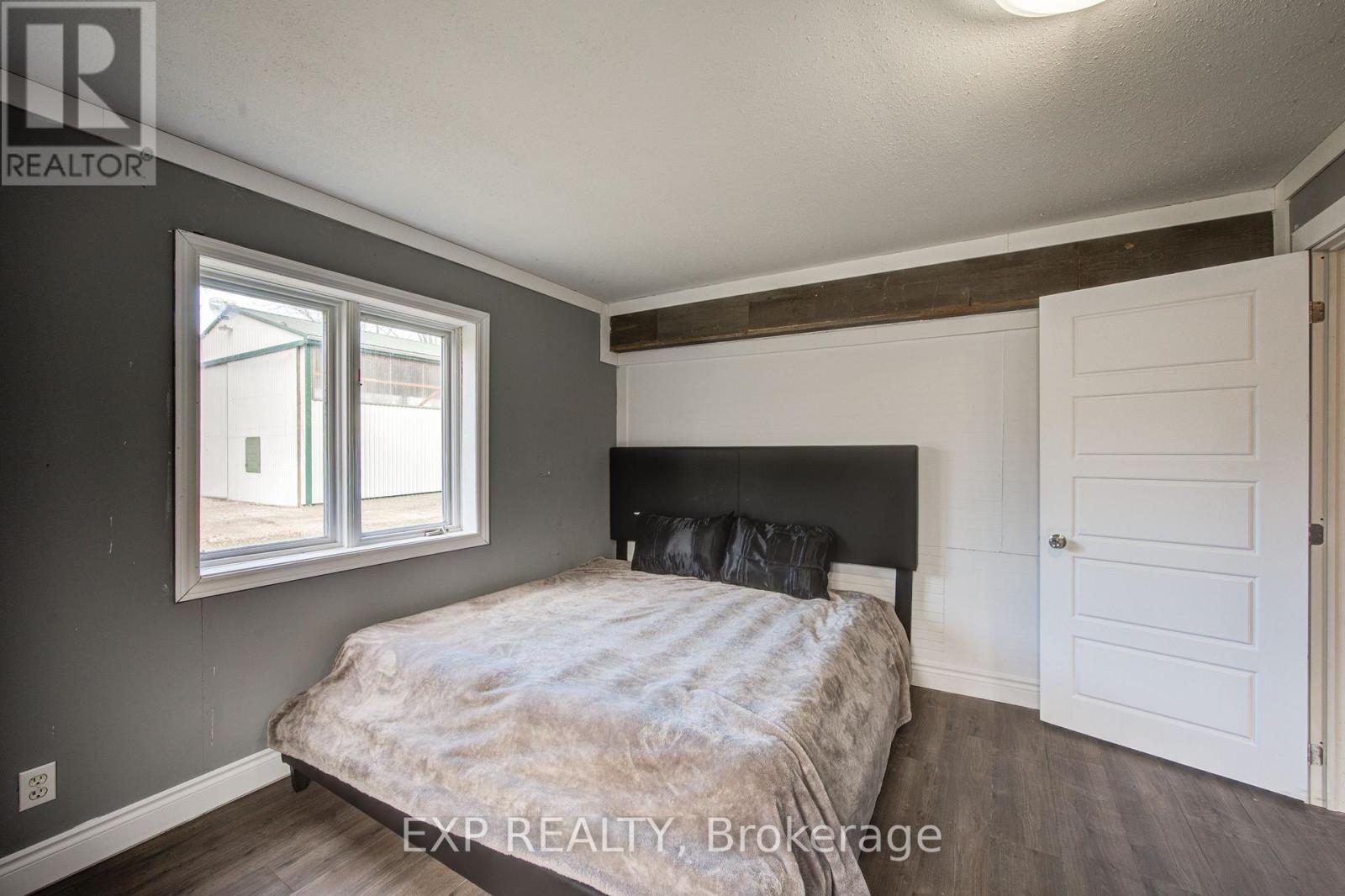 90 Tank Street, Petrolia, Ontario  N0N 1R0 - Photo 8 - X12562708