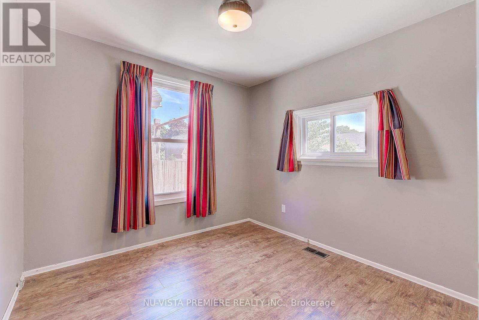 35 Major Street, London East, Ontario  N5Z 1E2 - Photo 11 - X12562714