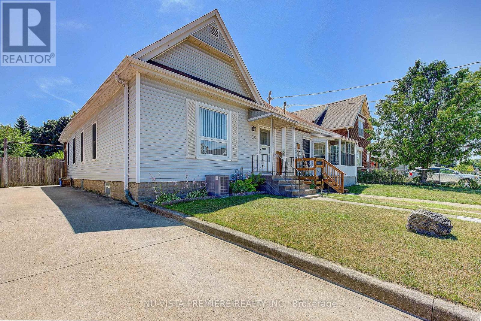 35 Major Street, London East, Ontario  N5Z 1E2 - Photo 3 - X12562714