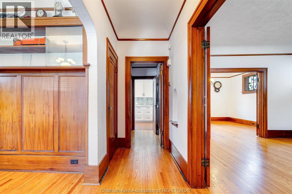 23 Stanley Avenue, Chatham, Ontario  N7M 3J1 - Photo 2 - 25029101