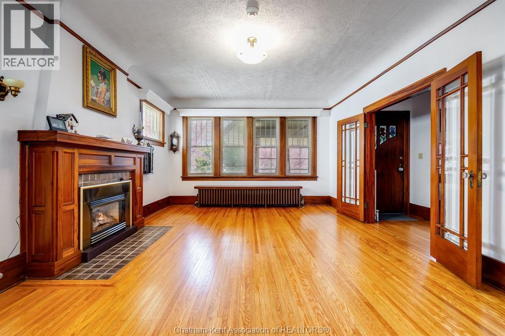 23 Stanley Avenue, Chatham, Ontario  N7M 3J1 - Photo 7 - 25029101