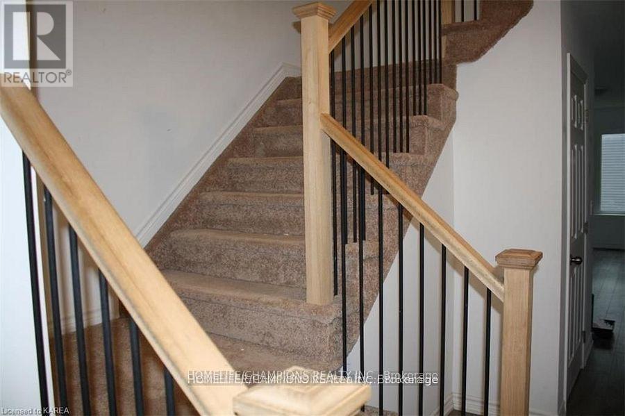 3 Tegan Court E, Loyalist, Ontario  K0H 2H0 - Photo 14 - X12562432