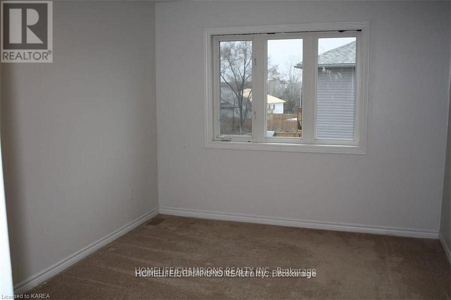 3 Tegan Court E, Loyalist, Ontario  K0H 2H0 - Photo 9 - X12562432