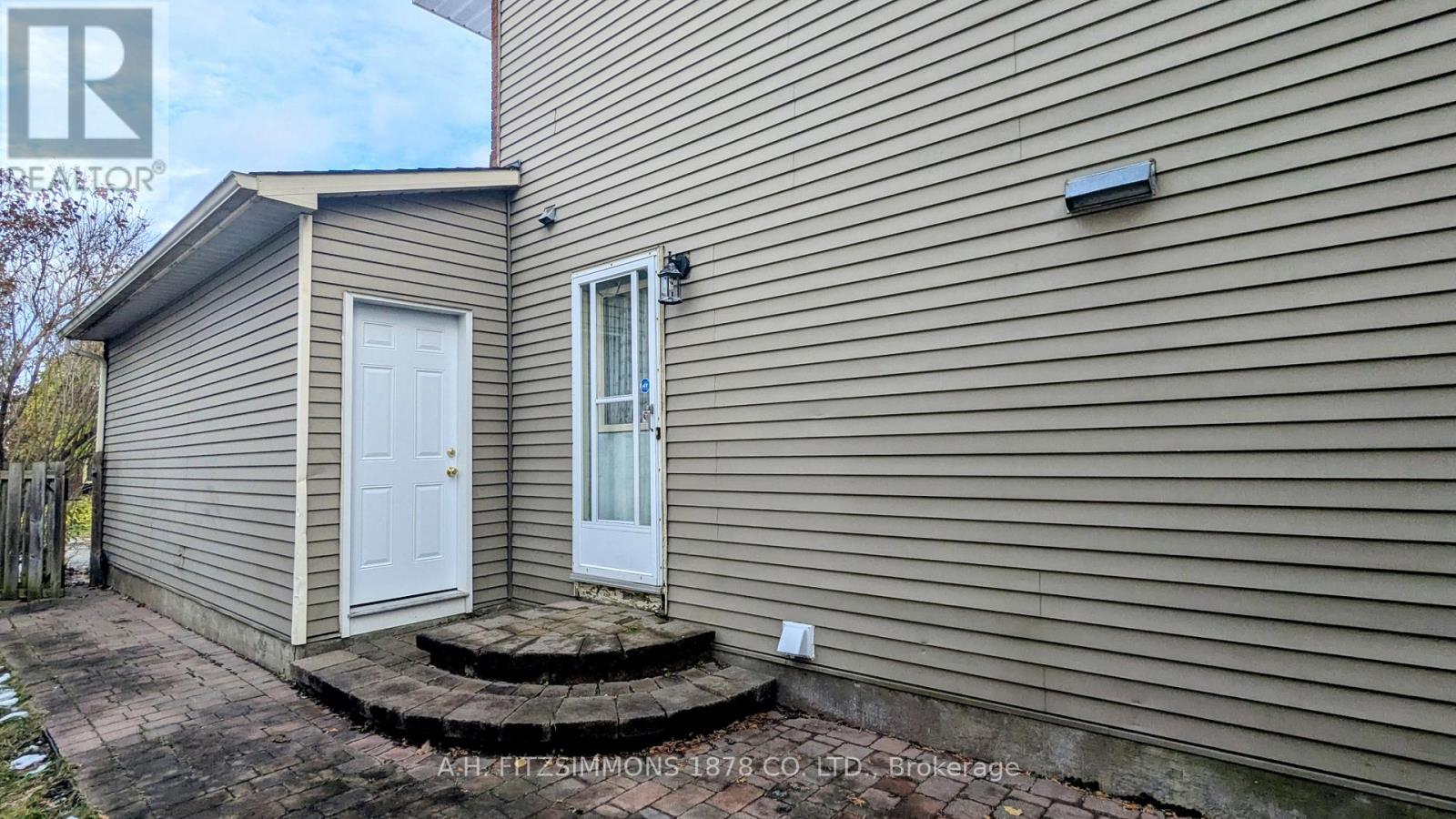 6 Pattermead Crescent, Ottawa, Ontario  K1V 0G2 - Photo 18 - X12562772