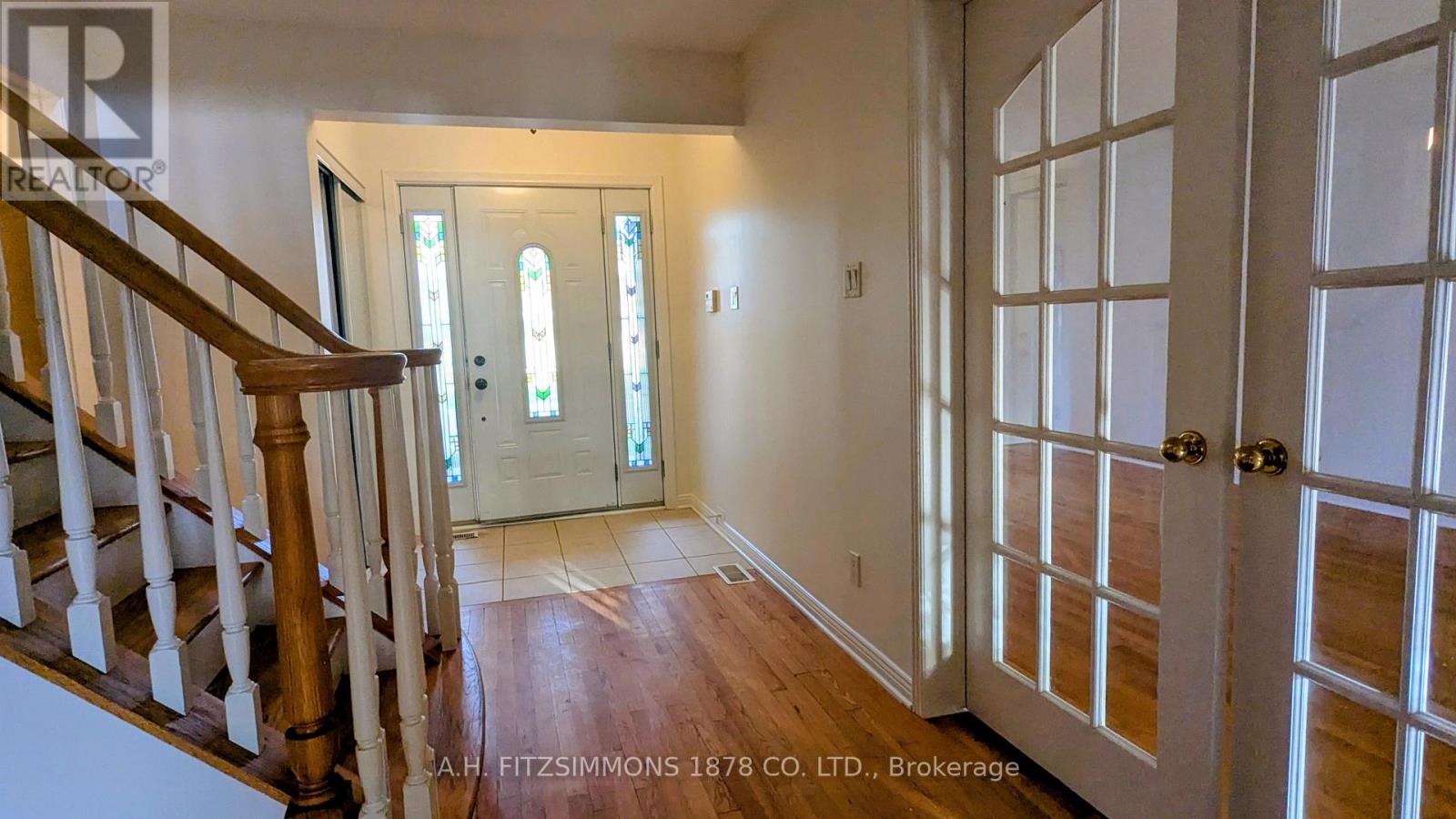 6 Pattermead Crescent, Ottawa, Ontario  K1V 0G2 - Photo 2 - X12562772