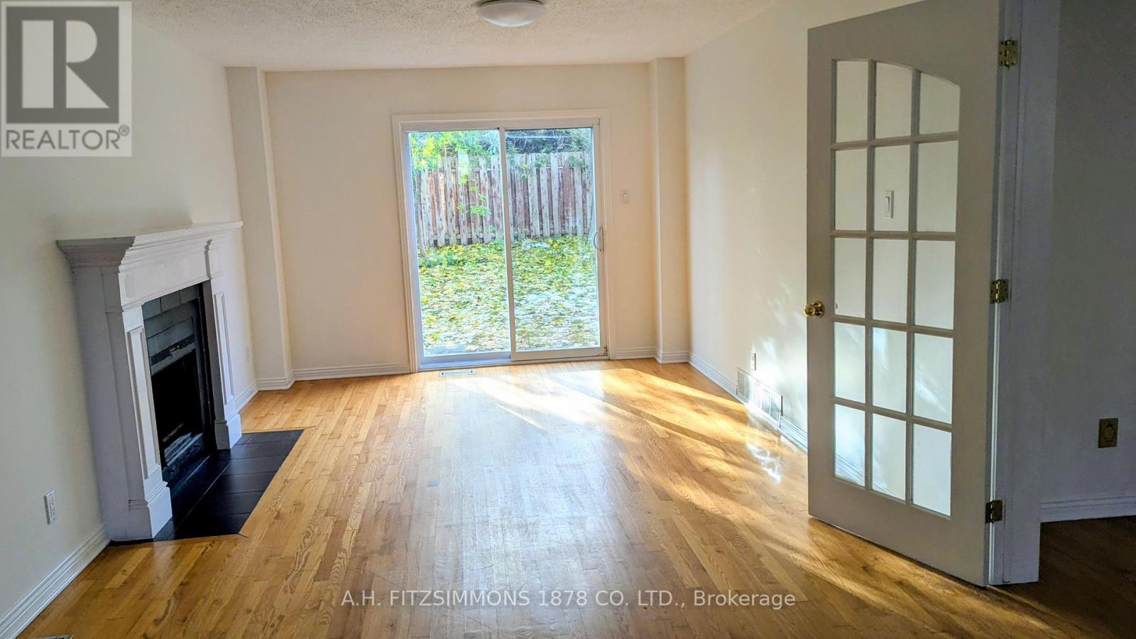 6 Pattermead Crescent, Ottawa, Ontario  K1V 0G2 - Photo 7 - X12562772