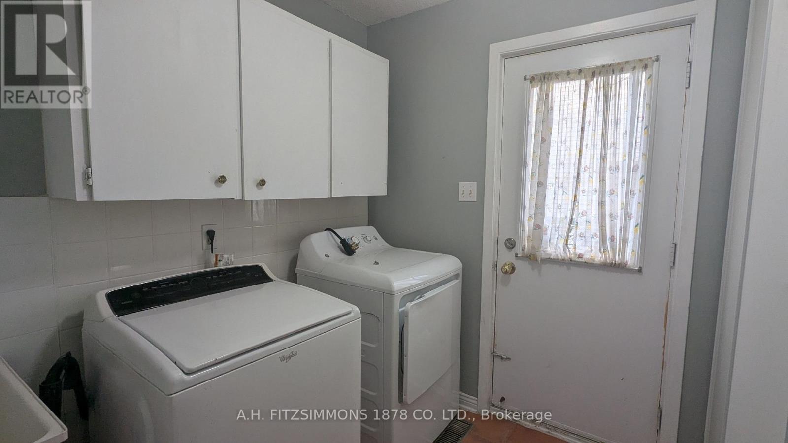 6 Pattermead Crescent, Ottawa, Ontario  K1V 0G2 - Photo 8 - X12562772