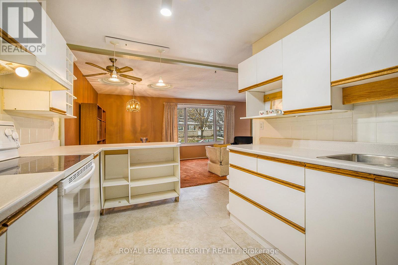 9 Shouldice Crescent, Ottawa, Ontario  K2L 1M8 - Photo 11 - X12562776