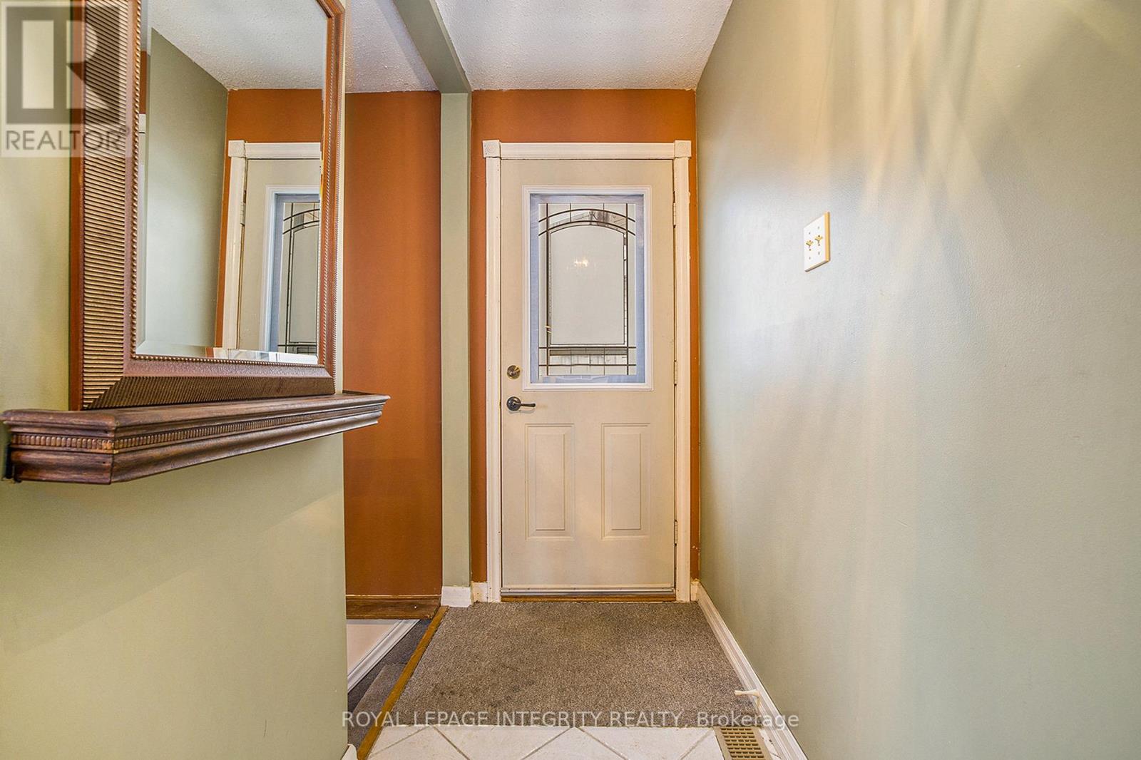 9 Shouldice Crescent, Ottawa, Ontario  K2L 1M8 - Photo 2 - X12562776