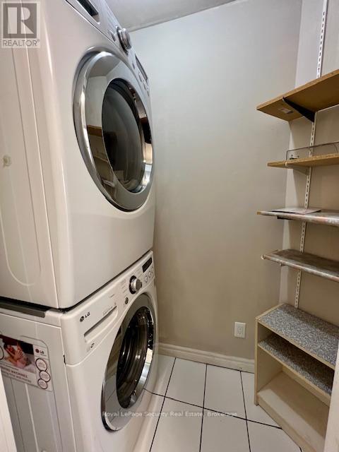 423 - 1001 Cedarglen Gate, Mississauga, Ontario  L5C 4R2 - Photo 10 - W12560878