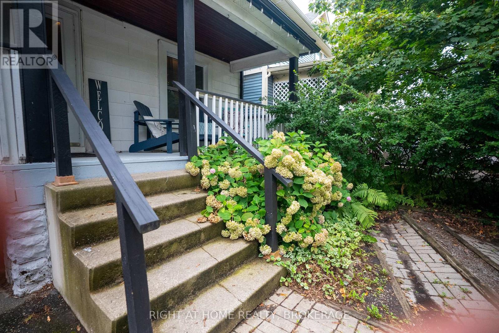 88 Chaplin Avenue, St. Catharines, Ontario  L2R 2E7 - Photo 3 - X12562656