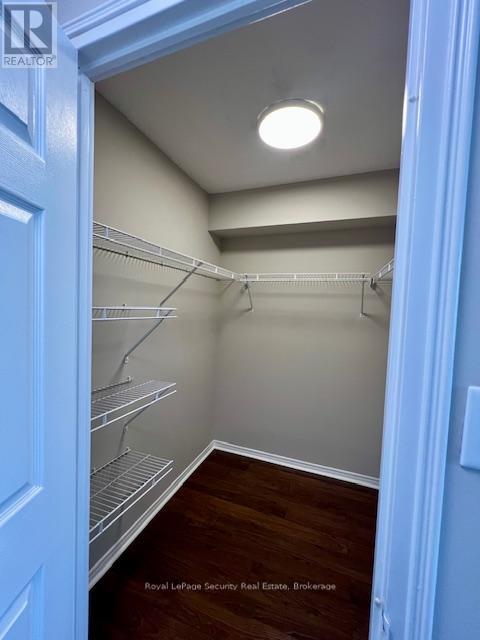 423 - 1001 Cedarglen Gate, Mississauga, Ontario  L5C 4R2 - Photo 15 - W12560878