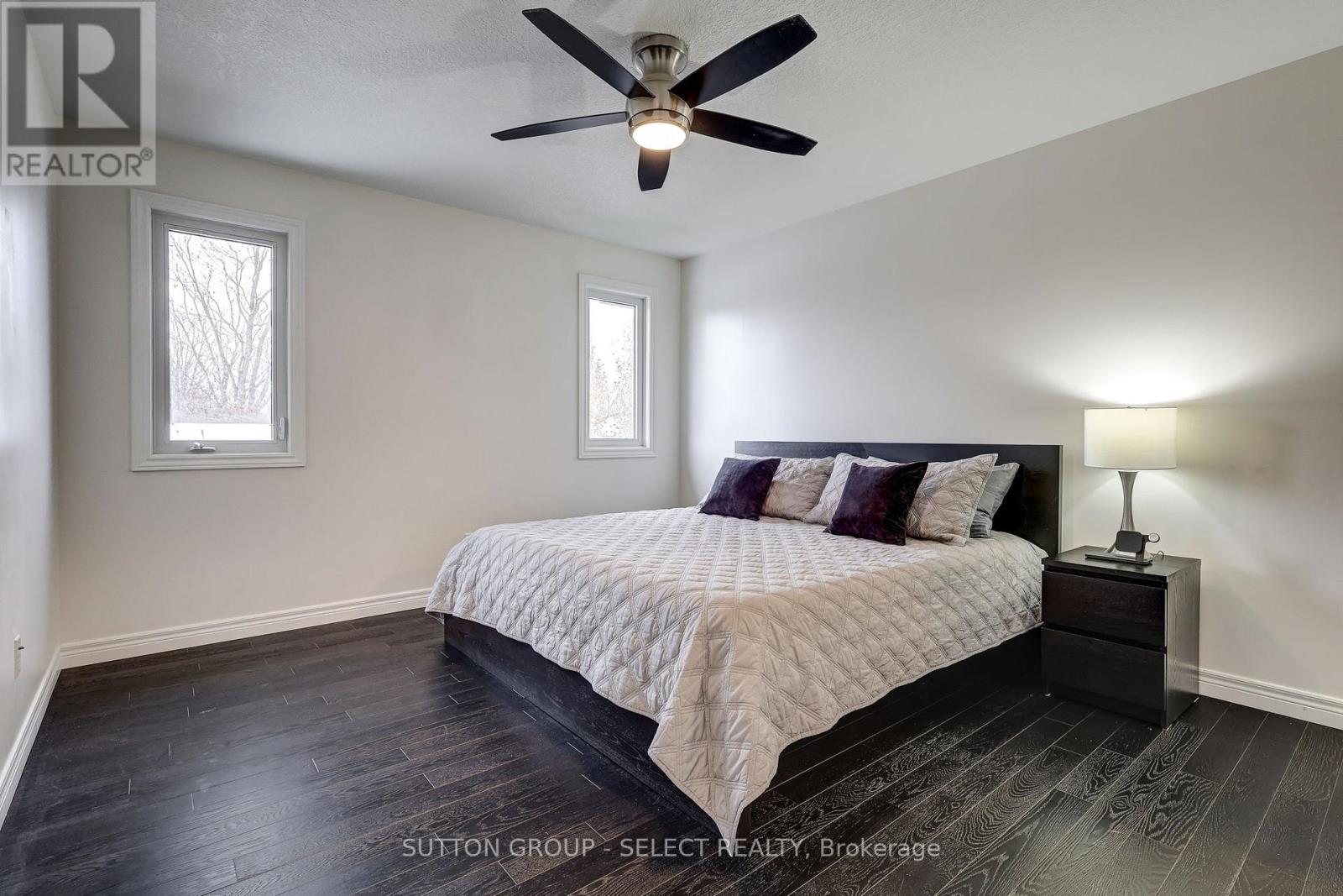 Photo 10 of 41 for 21 Alderwood Court