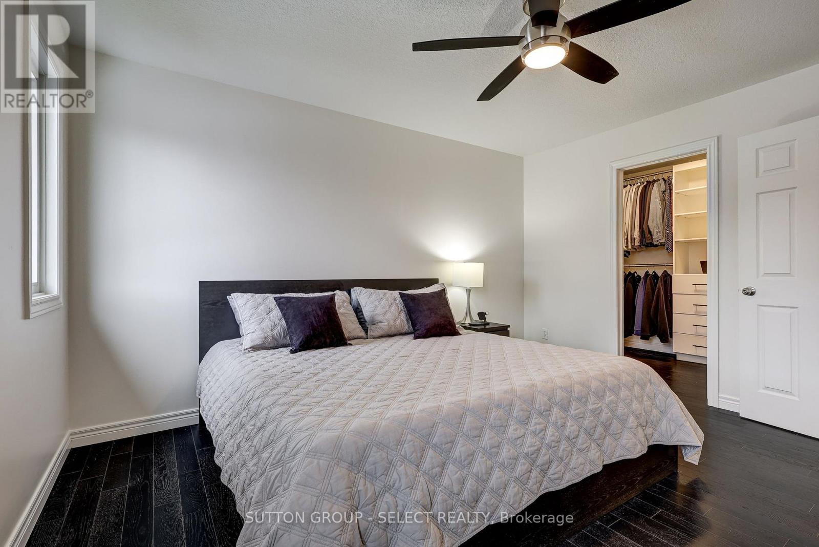 Photo 11 of 41 for 21 Alderwood Court