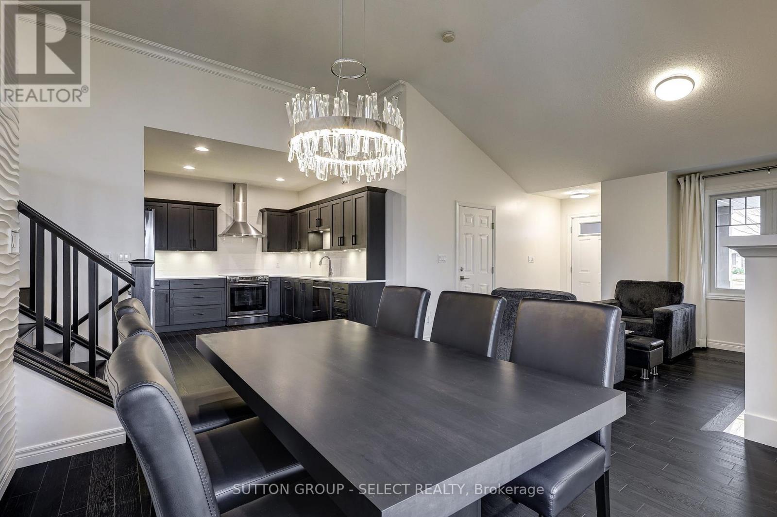 Photo 5 of 41 for 21 Alderwood Court