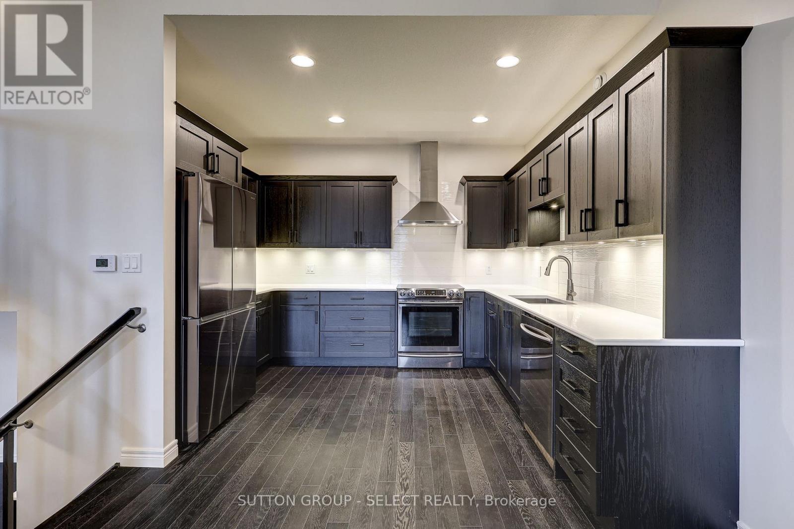 Photo 6 of 41 for 21 Alderwood Court