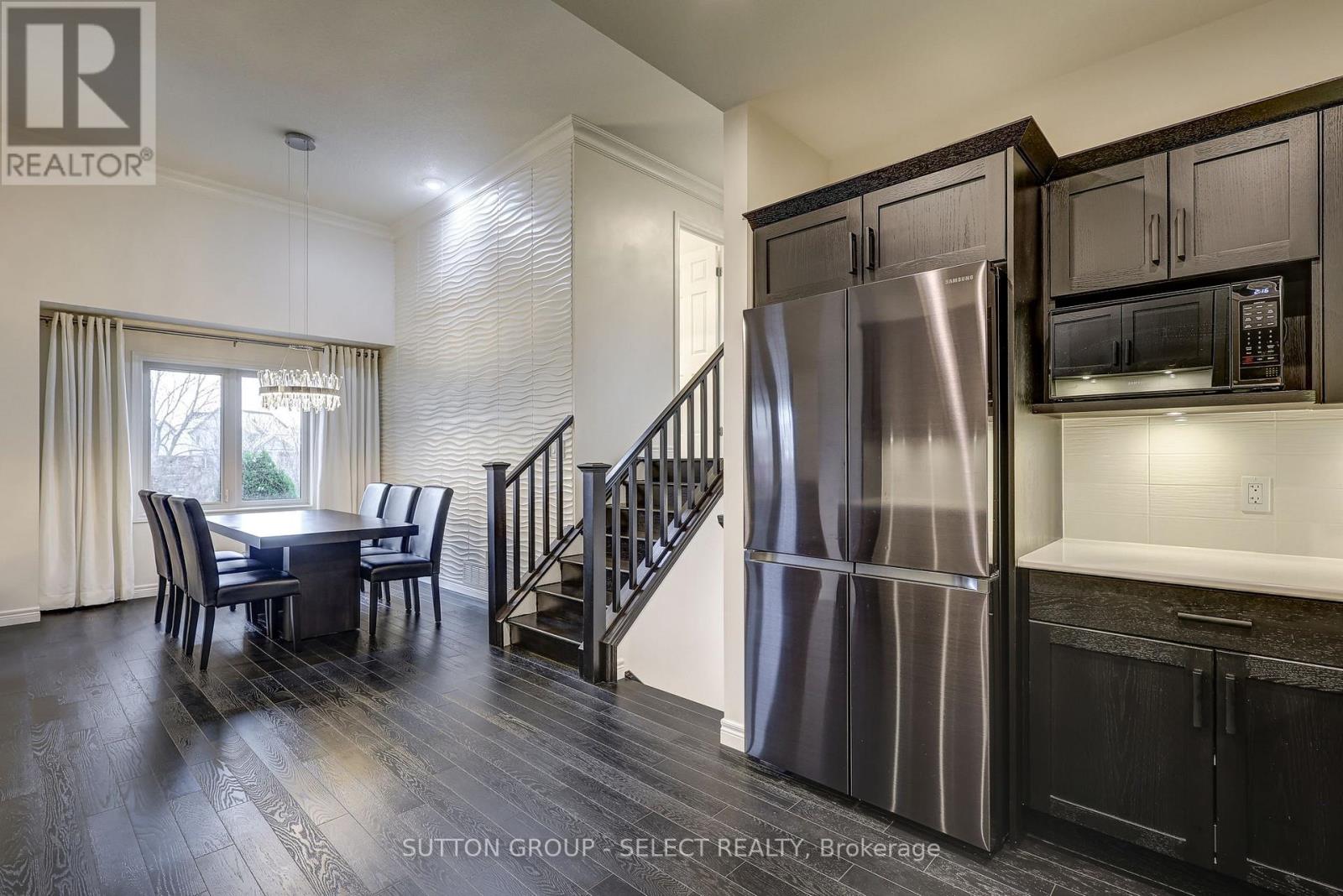 Photo 9 of 41 for 21 Alderwood Court