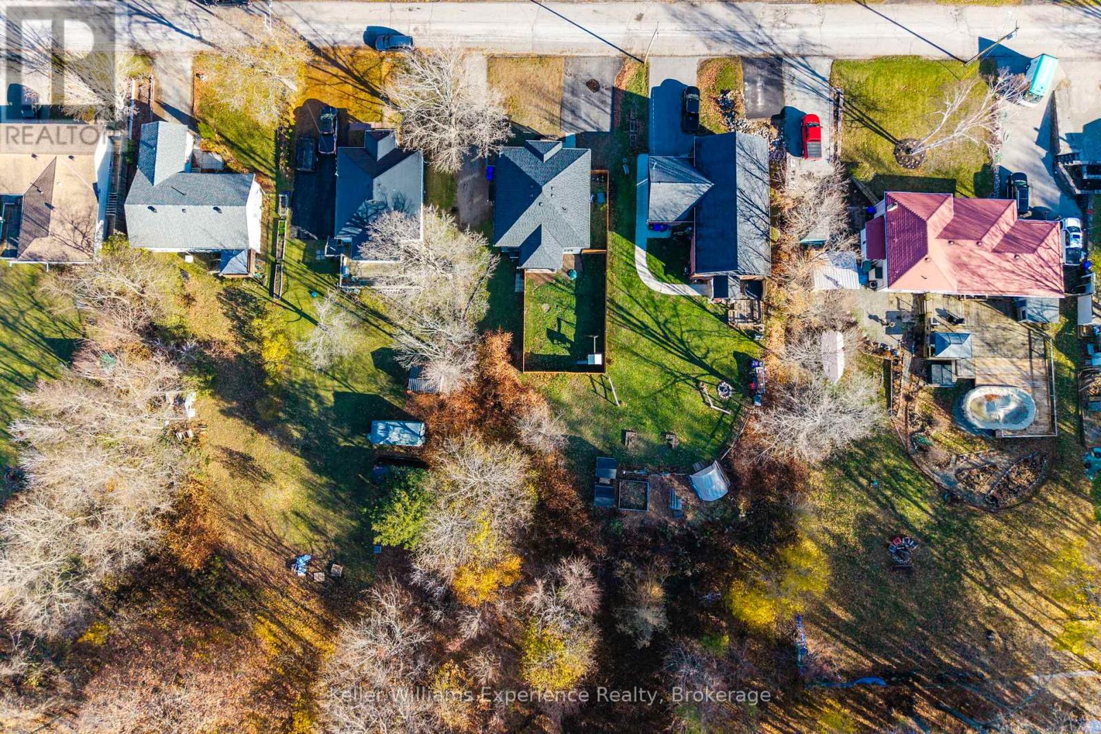 296 Church Street, Penetanguishene, Ontario  L9M 1G5 - Photo 3 - S12562658