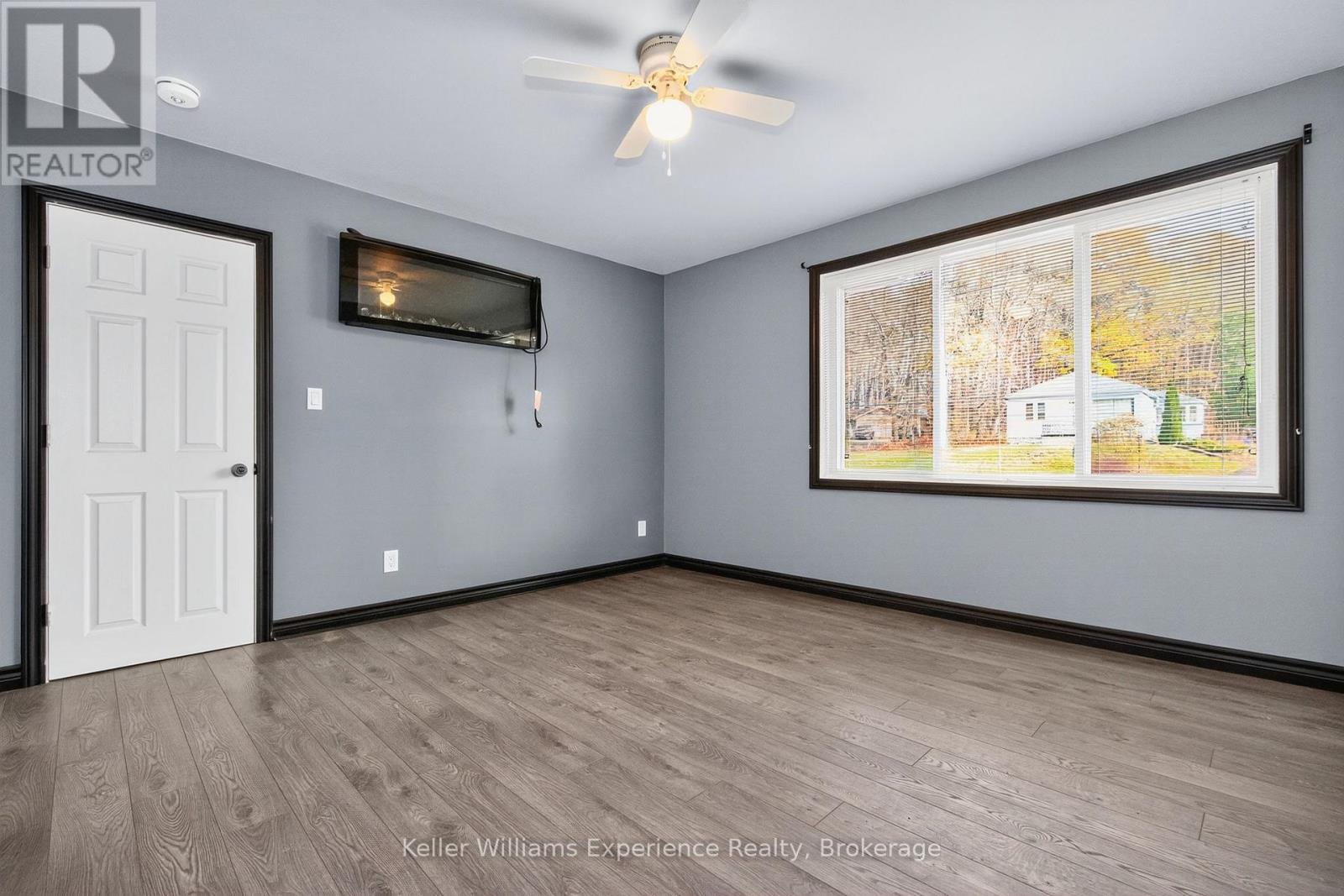 296 Church Street, Penetanguishene, Ontario  L9M 1G5 - Photo 9 - S12562658