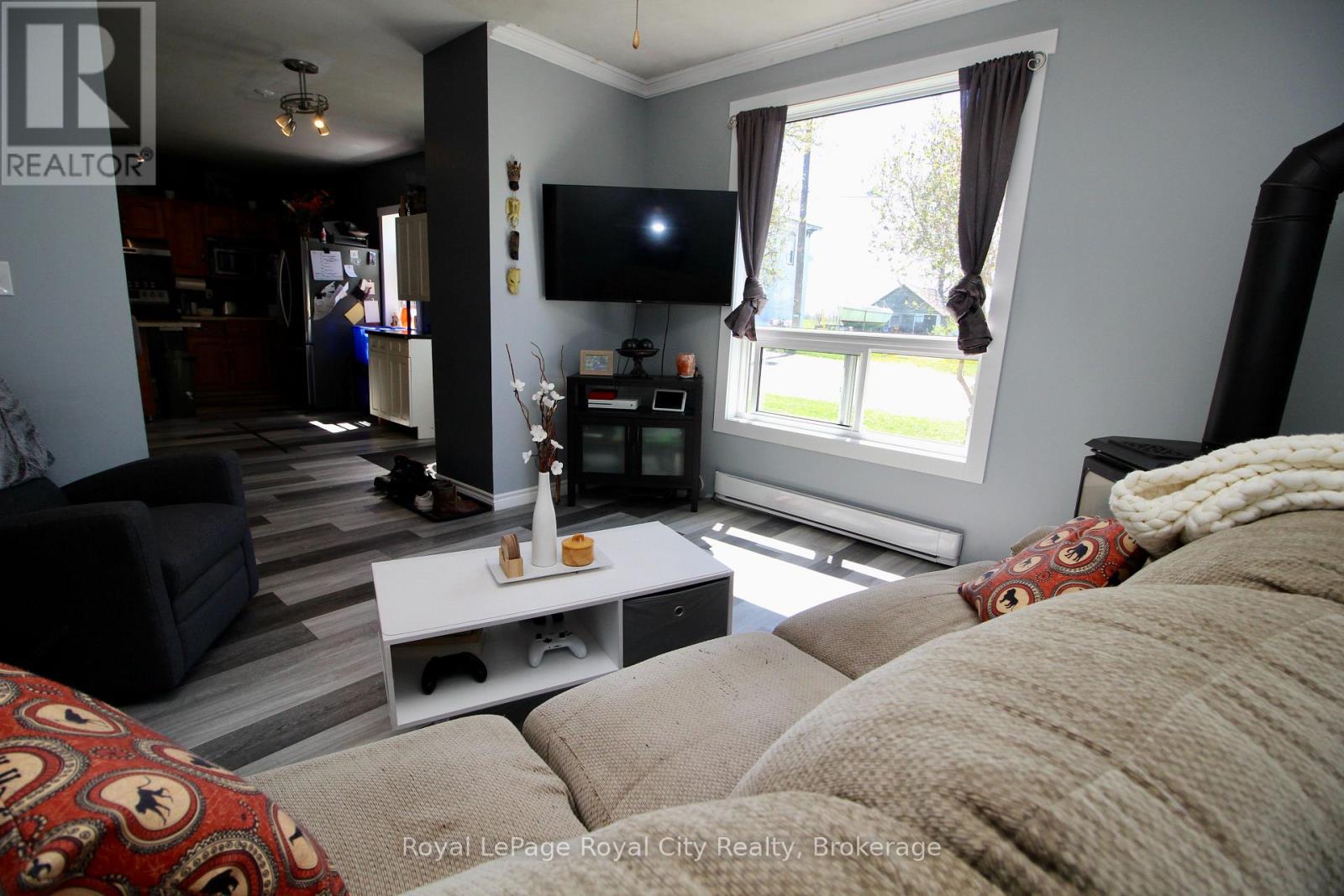 2557 Bruce 9 Road, Northern Bruce Peninsula, Ontario  N0H 1W0 - Photo 14 - X12160205