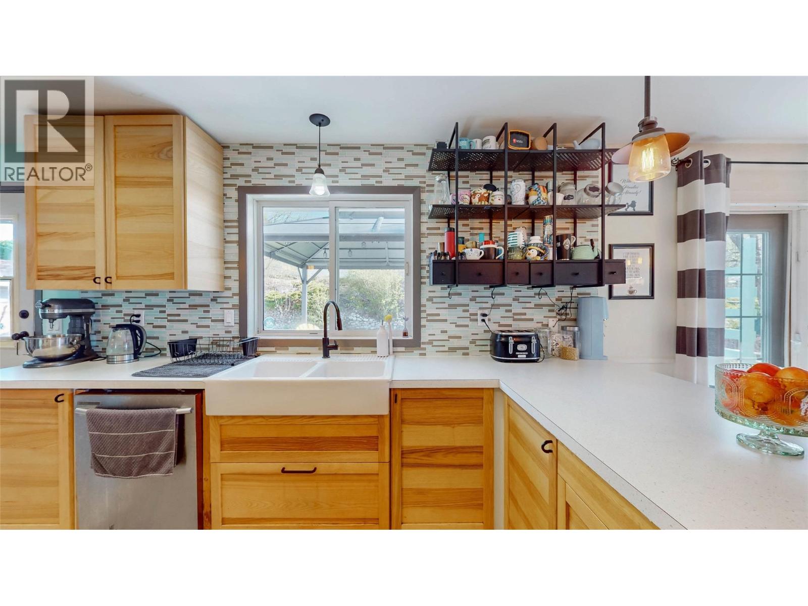 6743 Meadows Drive, Oliver, British Columbia