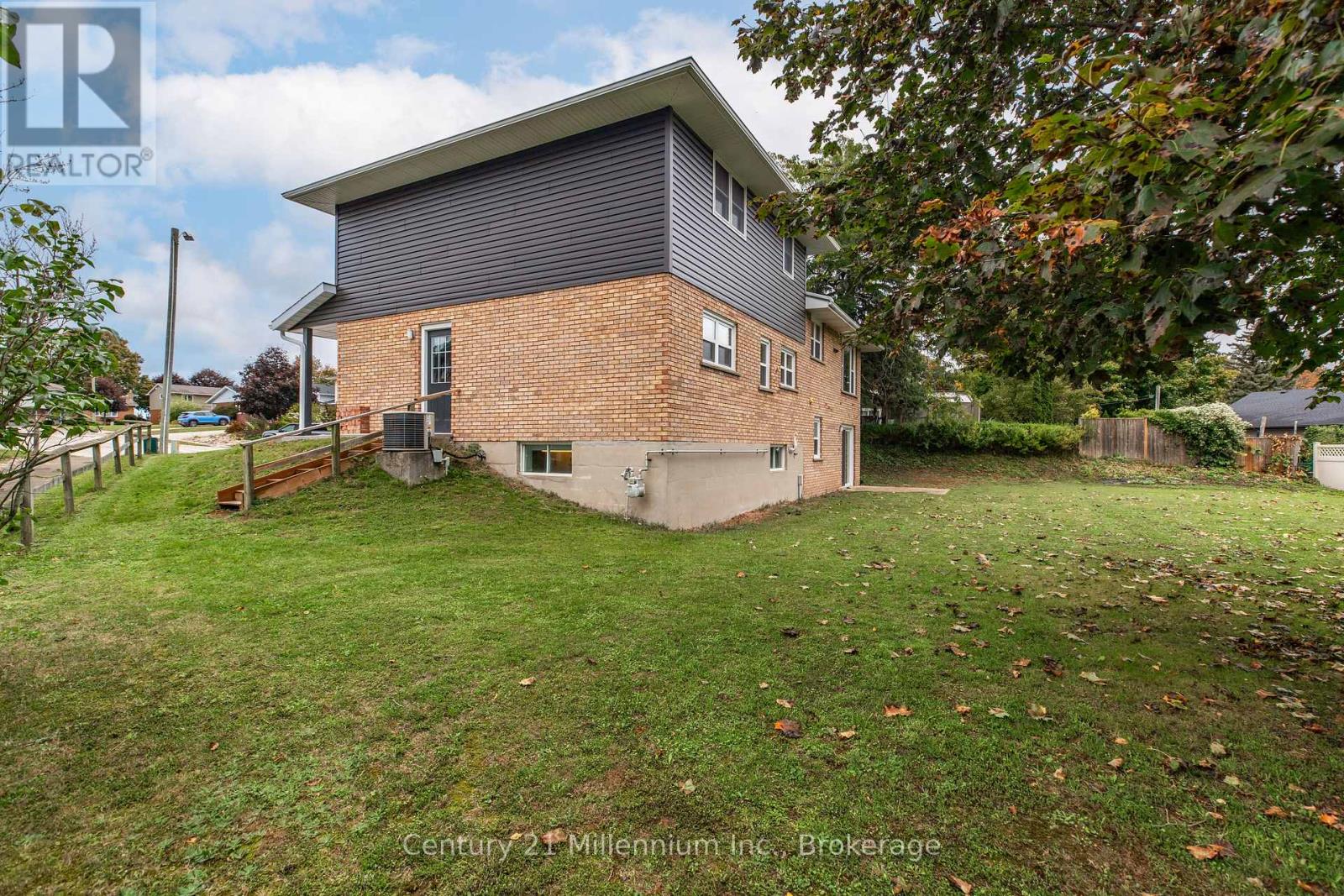 887 Nodwell Court, Saugeen Shores, Ontario  N0H 2C4 - Photo 4 - X12562660