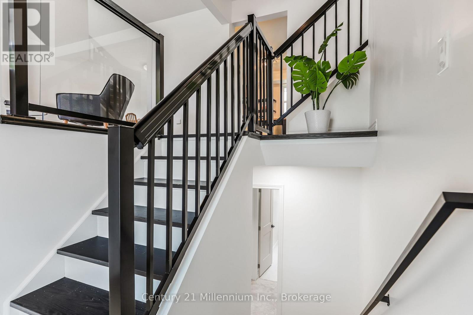 887 Nodwell Court, Saugeen Shores, Ontario  N0H 2C4 - Photo 9 - X12562660