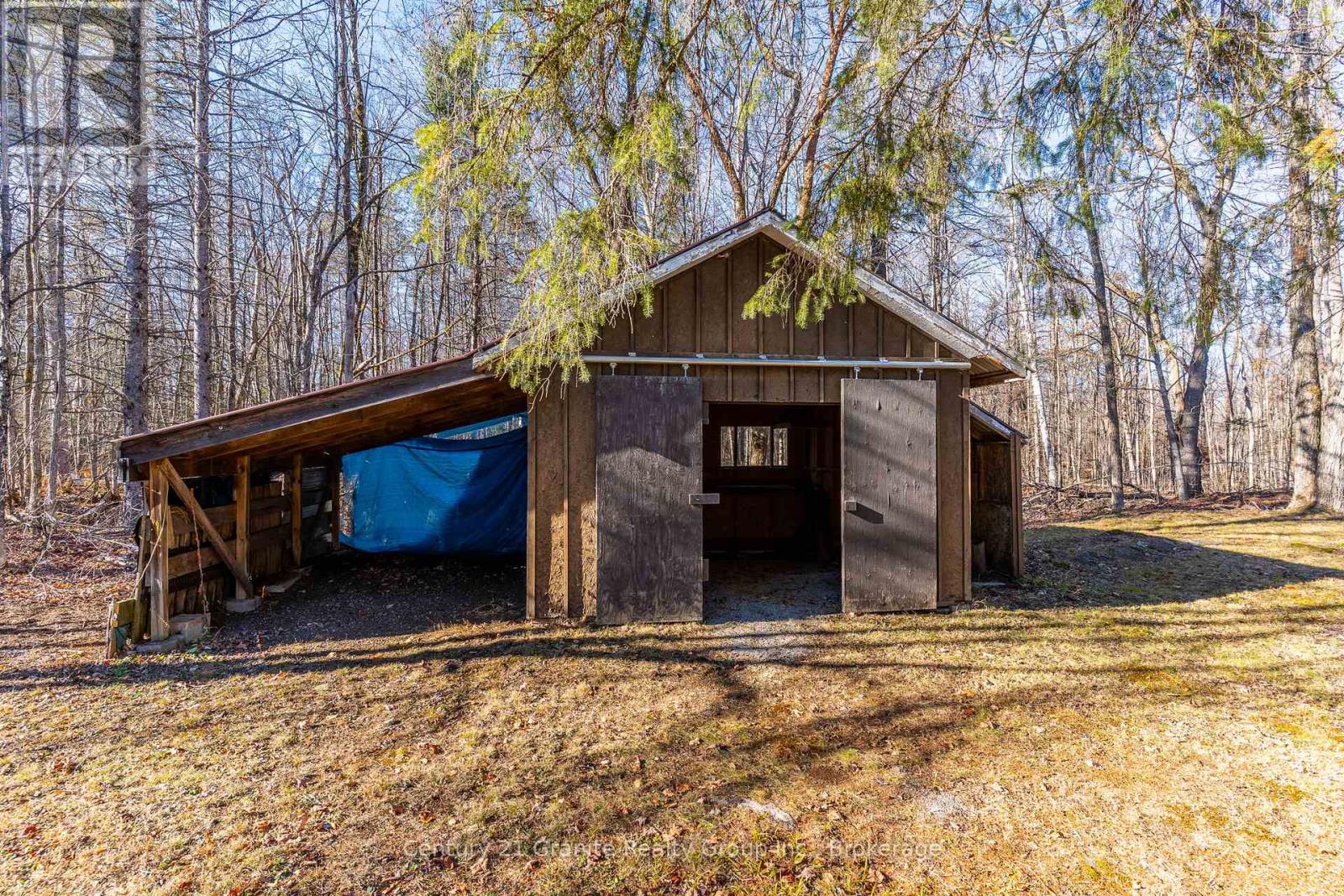 1061 Clear Lake Road, Minden Hills (Lutterworth), Ontario  K0M 2K0 - Photo 26 - X12562734