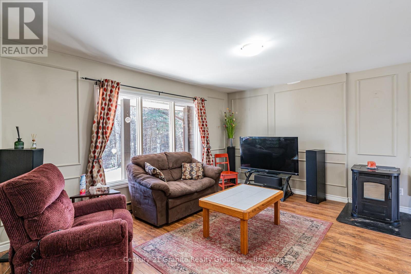 1061 Clear Lake Road, Minden Hills (Lutterworth), Ontario  K0M 2K0 - Photo 5 - X12562734