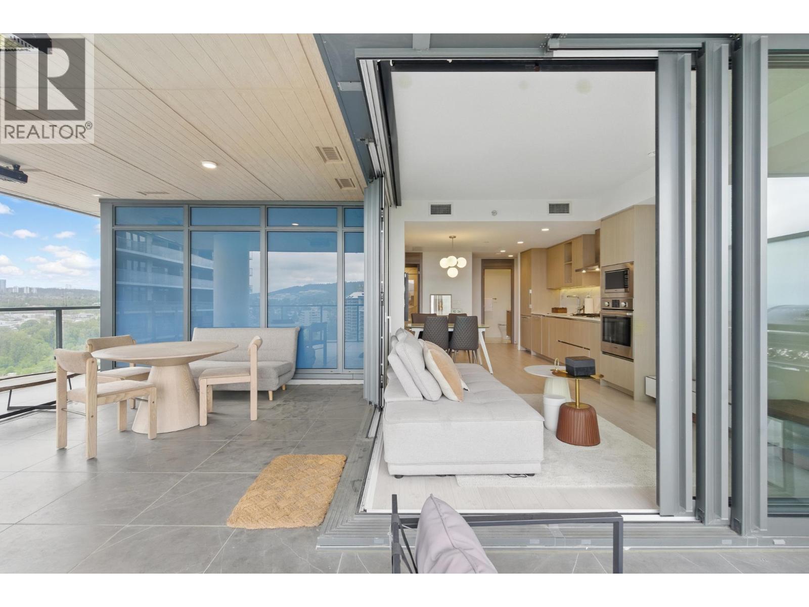 2007 4880 Lougheed Highway, Burnaby, British Columbia  V5C 0N1 - Photo 2 - R3064076