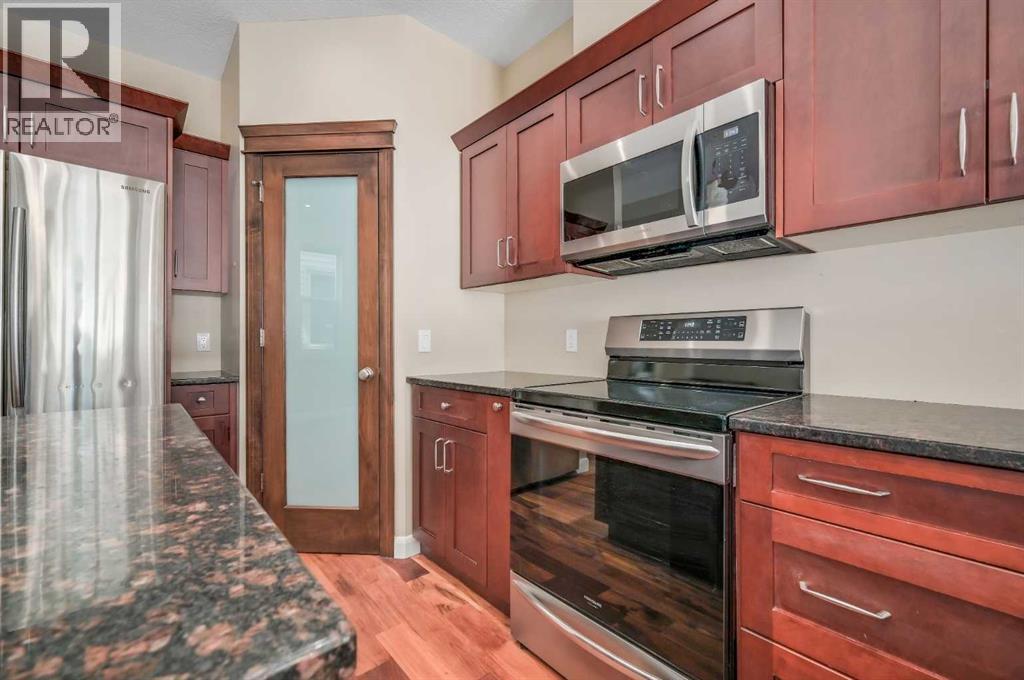 7418 36 Avenue Nw, Calgary, Alberta  T3B 1V3 - Photo 5 - A2261534