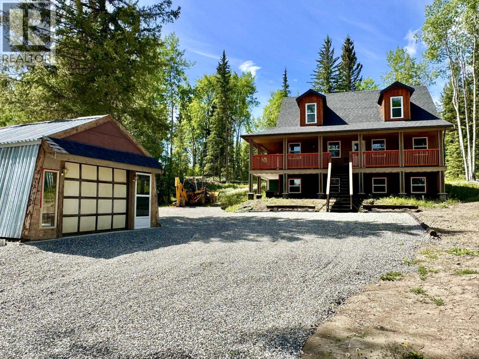 6352 WOLFE ROAD, Horse Lake, British Columbia