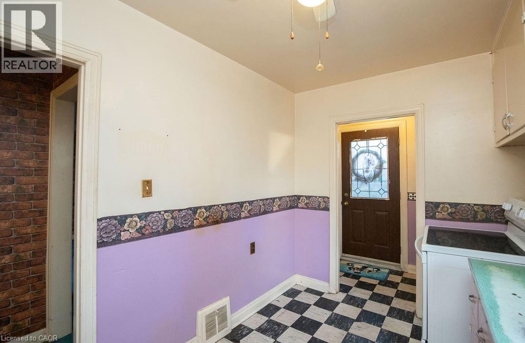 156 East 36th Street, Hamilton, Ontario L8V 3Z4 - Photo 14 - 40789531