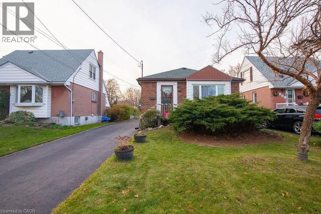 156 East 36th Street, Hamilton, Ontario L8V 3Z4 - Photo 2 - 40789531