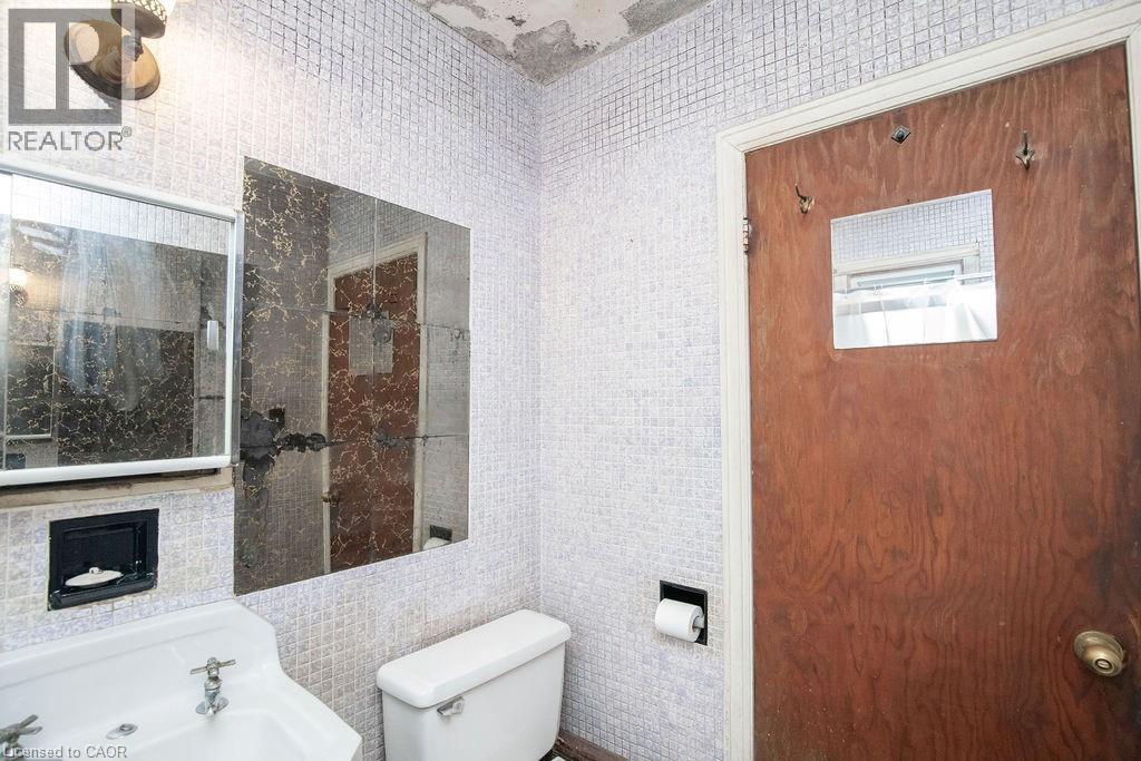 156 East 36th Street, Hamilton, Ontario L8V 3Z4 - Photo 33 - 40789531