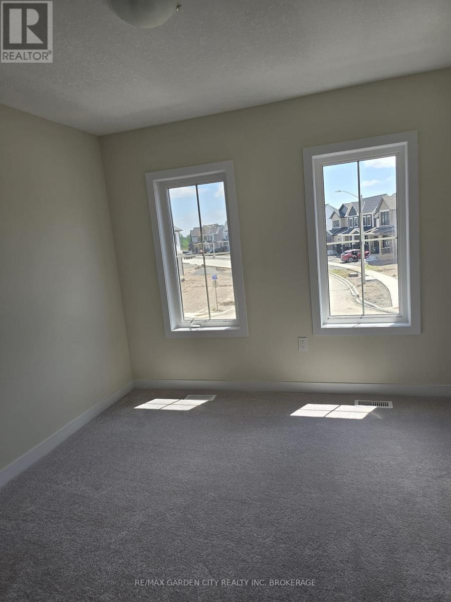 73 Keelson Street, Welland, Ontario  L2B 0M4 - Photo 19 - X12390907