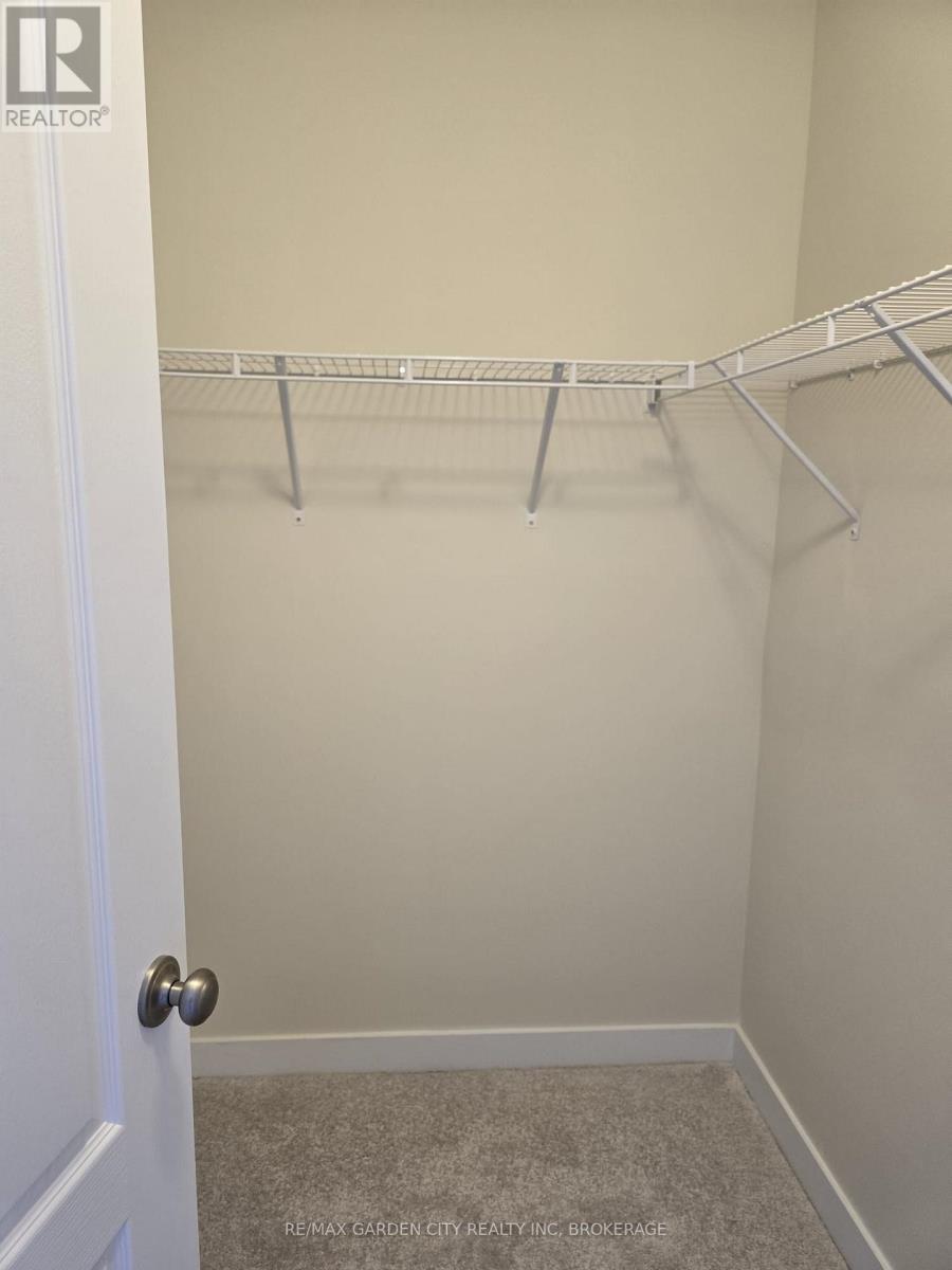 73 Keelson Street, Welland, Ontario  L2B 0M4 - Photo 10 - X12390907