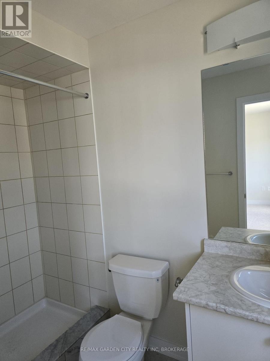 73 Keelson Street, Welland, Ontario  L2B 0M4 - Photo 11 - X12390907