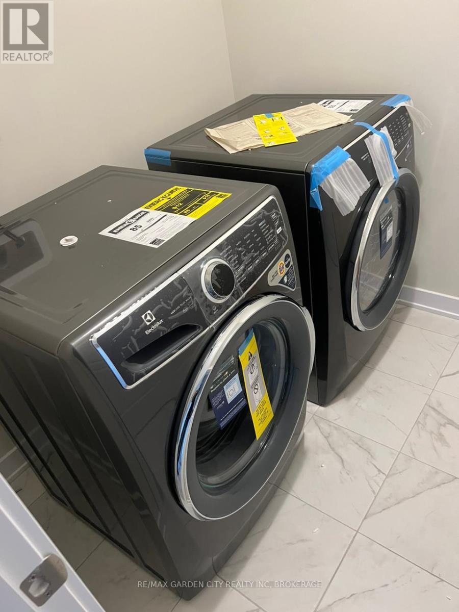 73 Keelson Street, Welland, Ontario  L2B 0M4 - Photo 6 - X12390907