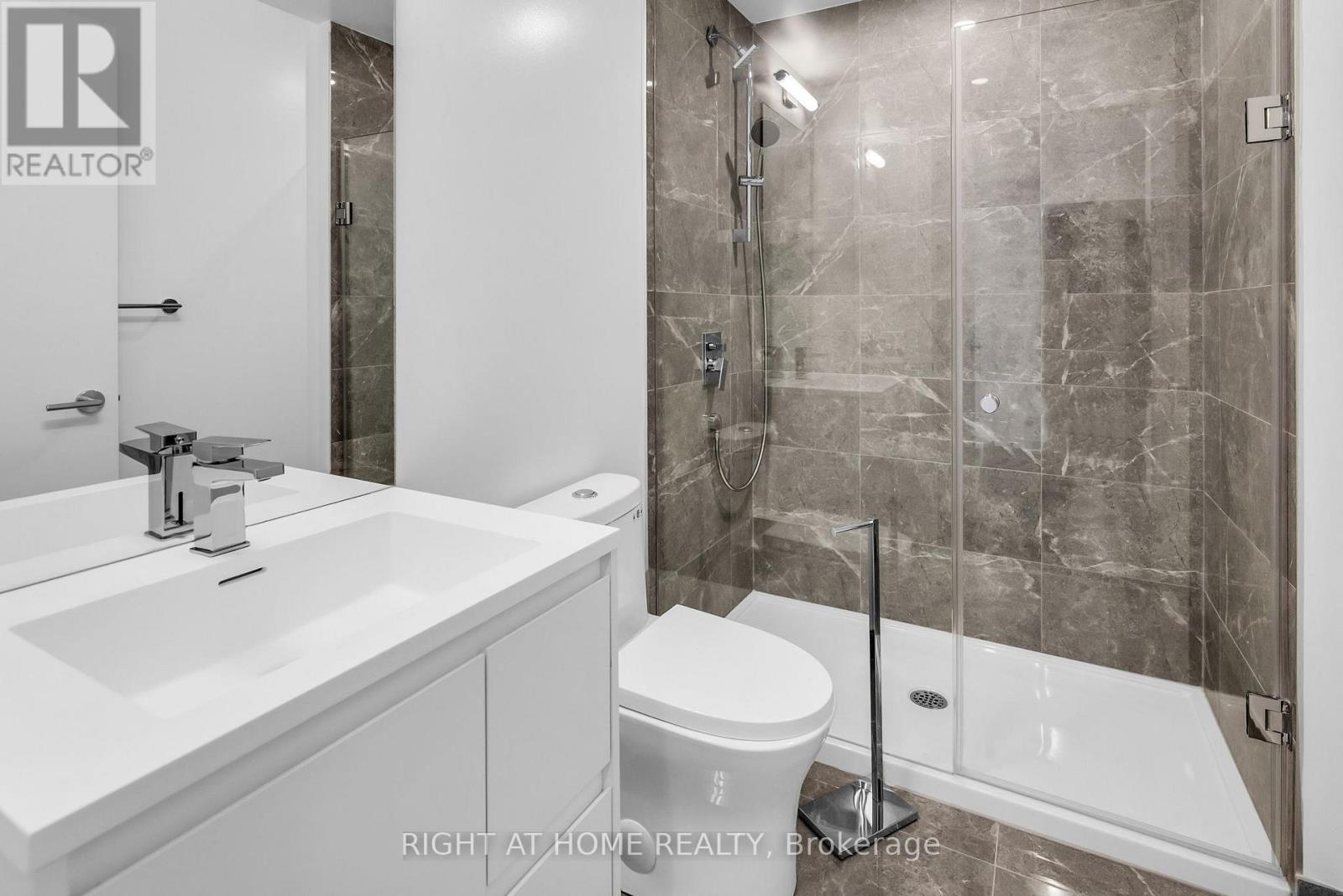 919 - 1 Quarrington Lane, Toronto, Ontario  M3C 1H7 - Photo 2 - C12562718