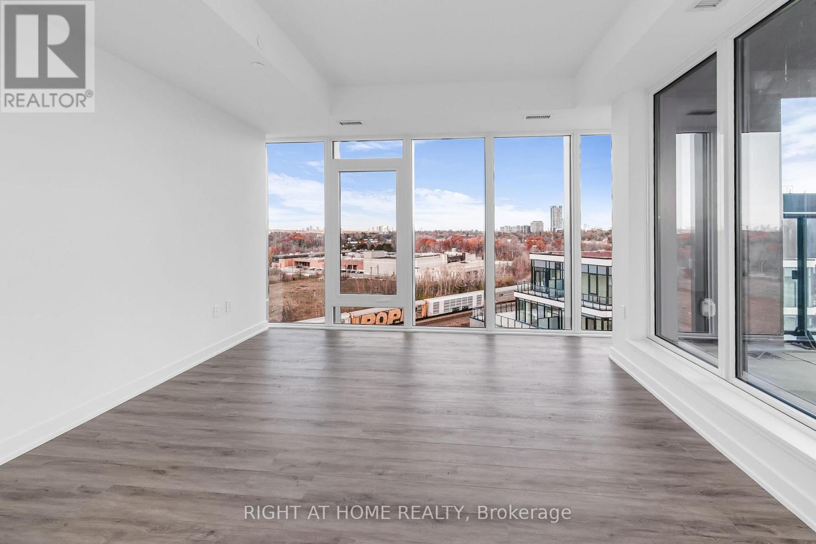 919 - 1 Quarrington Lane, Toronto, Ontario  M3C 1H7 - Photo 6 - C12562718