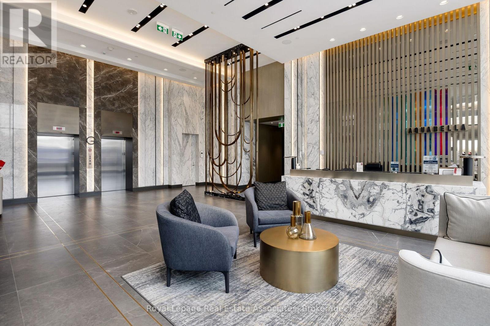 410 - 118 Merchants' Wharf, Toronto, Ontario  M5A 0L3 - Photo 2 - C12562736